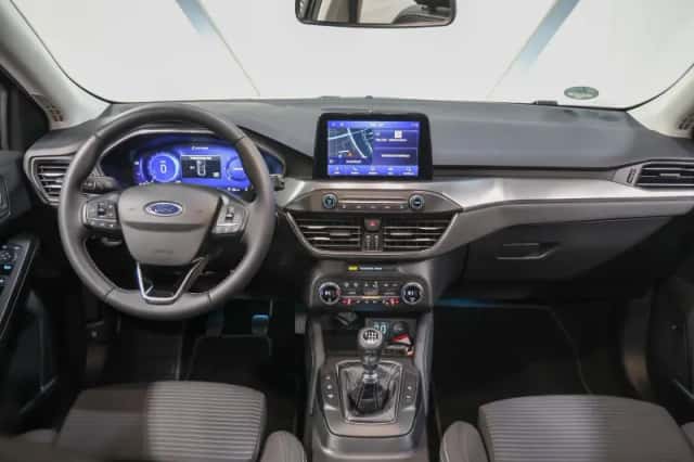 Ford Focus (2021) thumbnail 6