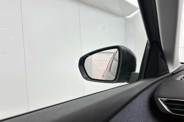 Peugeot 3008 (2022) thumbnail 31