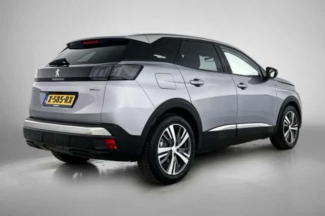 Peugeot 3008 (2022) thumbnail 8