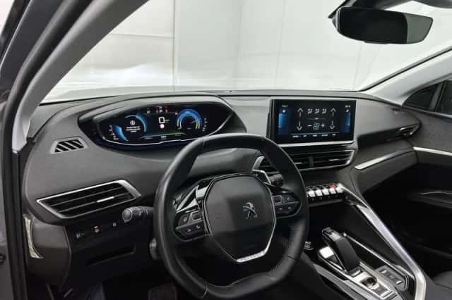 Peugeot 3008 (2022) thumbnail 10