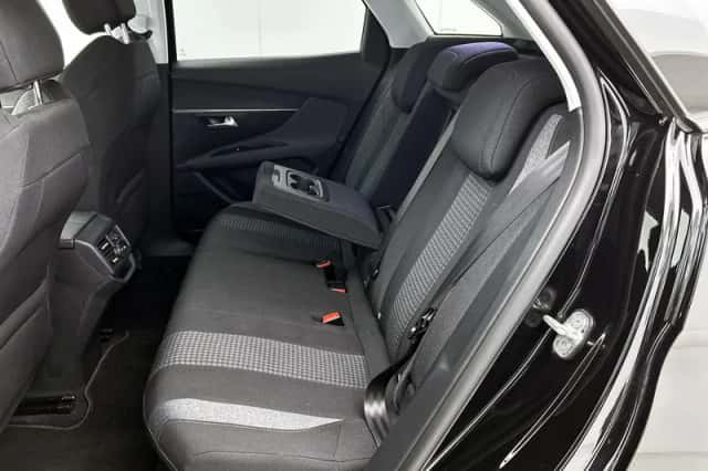 Peugeot 3008 (2018) thumbnail 14