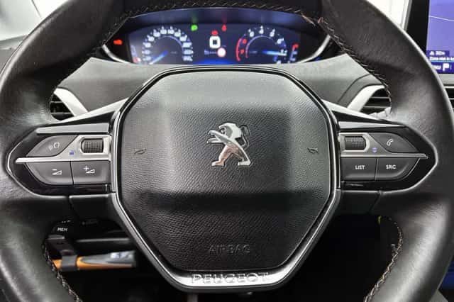 Peugeot 3008 (2018) thumbnail 19