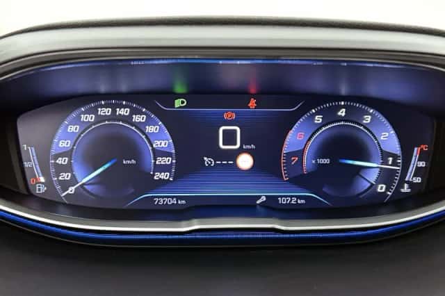 Peugeot 3008 (2018) thumbnail 20