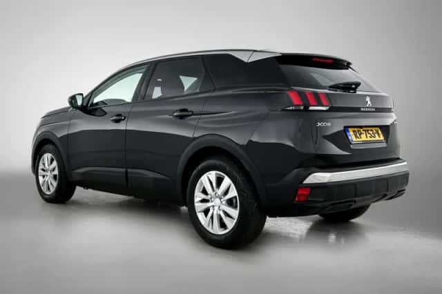 Peugeot 3008 (2018) thumbnail 3