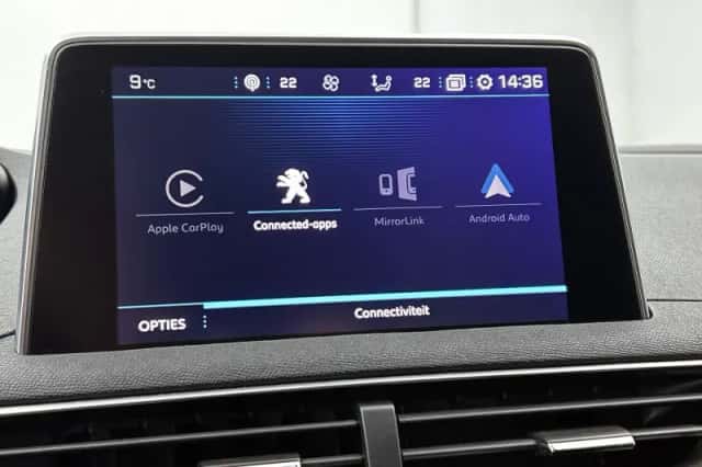 Peugeot 3008 (2018) thumbnail 25
