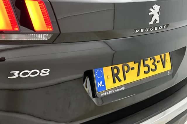 Peugeot 3008 (2018) thumbnail 36