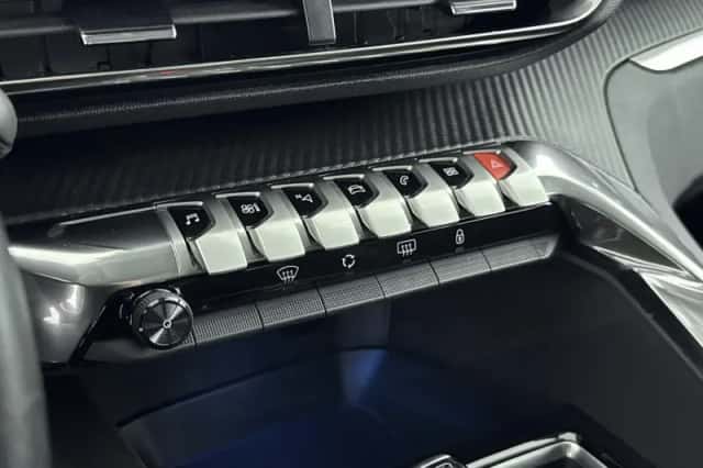 Peugeot 5008 (2022) thumbnail 24