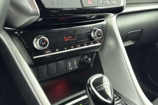 Mitsubishi Eclipse Cross (2022) thumbnail 24