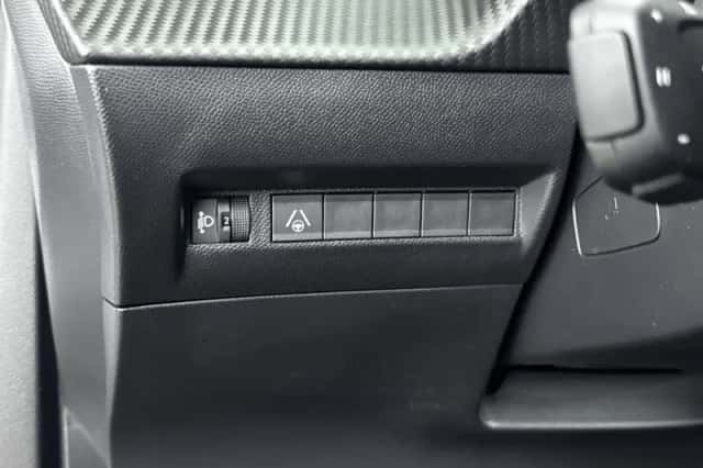 Peugeot 2008 (2025) thumbnail 31