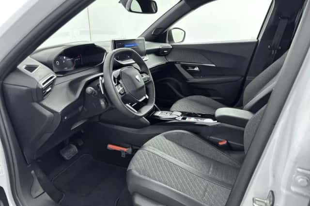 Peugeot 2008 (2025) thumbnail 5
