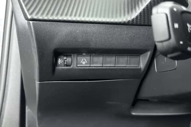 Peugeot 2008 (2025) thumbnail 31