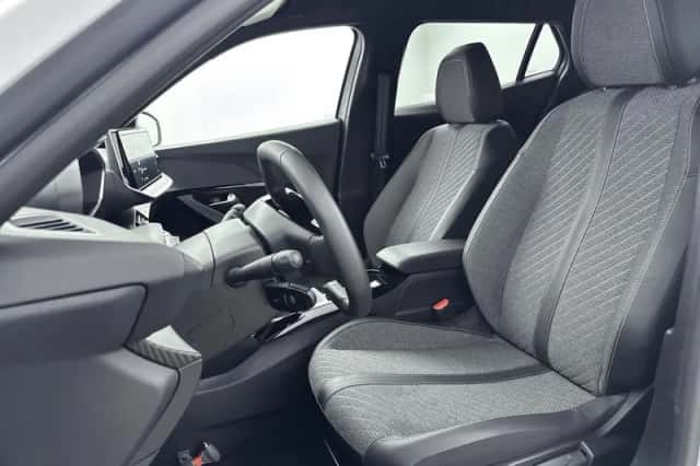 Peugeot 2008 (2025) thumbnail 8