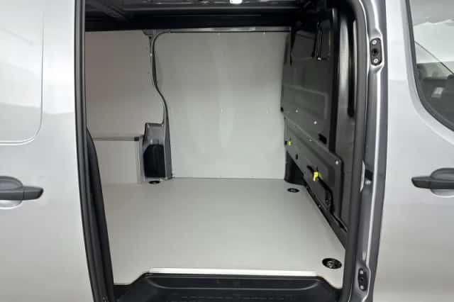Opel Vivaro-e (2025) thumbnail 15
