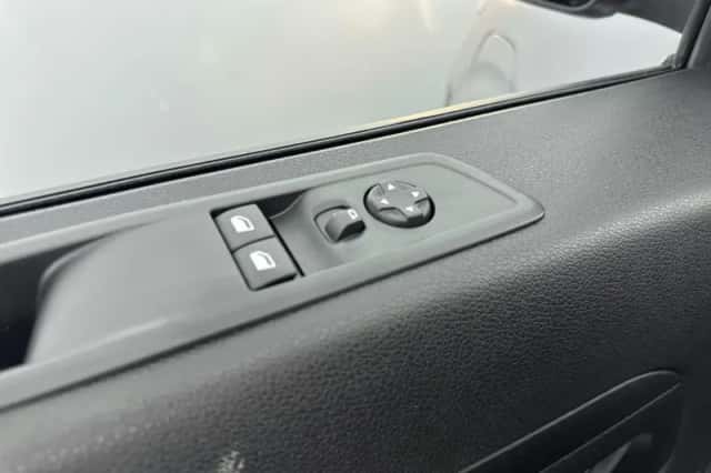Opel Vivaro-e (2025) thumbnail 16