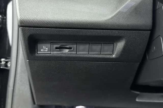 Peugeot 408 (2025) thumbnail 31