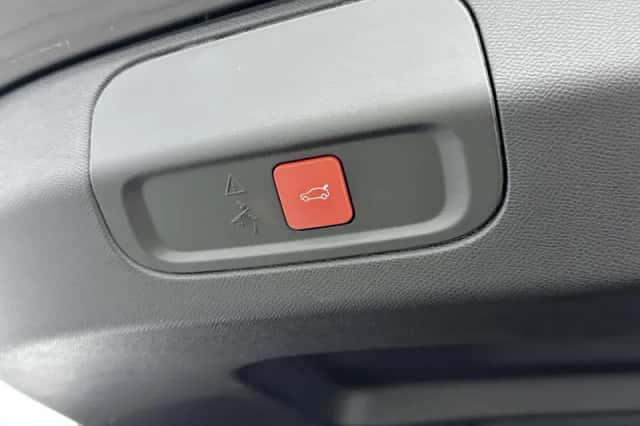 Peugeot 408 (2025) thumbnail 9