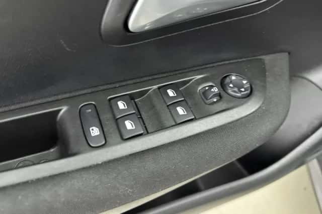 Peugeot 208 (2021) thumbnail 16