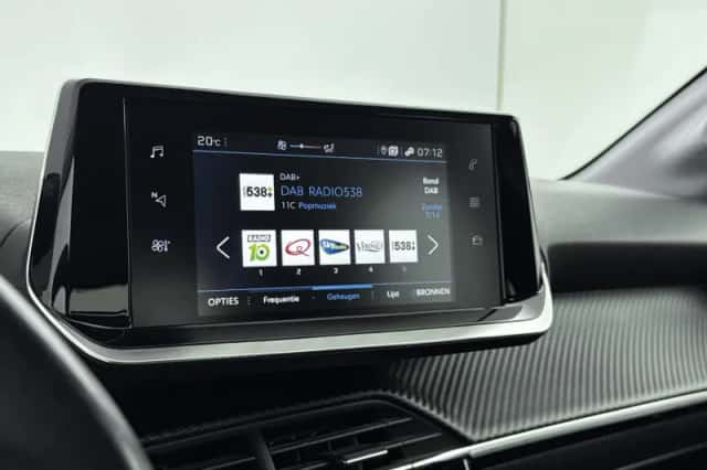 Peugeot 208 (2021) thumbnail 21