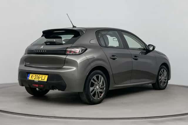 Peugeot 208 (2021) thumbnail 9
