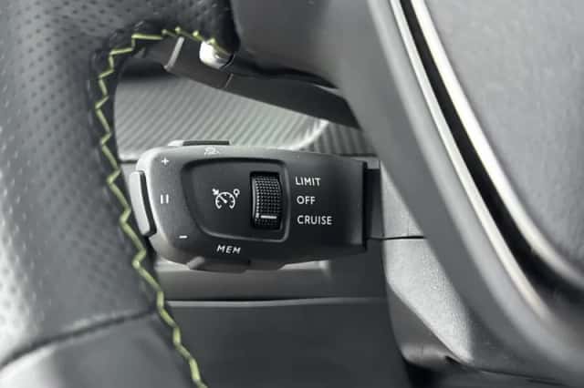 Peugeot 2008 (2024) thumbnail 20