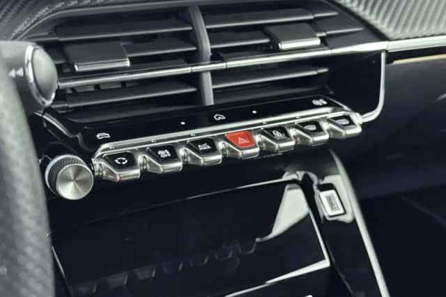 Peugeot 2008 (2024) thumbnail 24