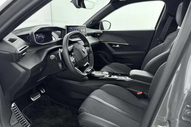 Peugeot 2008 (2024) thumbnail 6