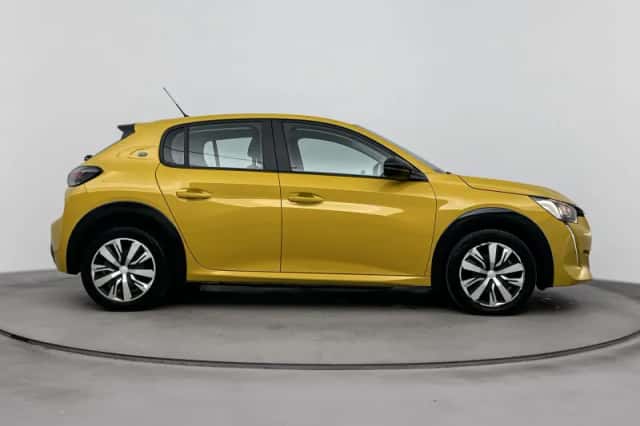 Peugeot e-208 (2022) thumbnail 11