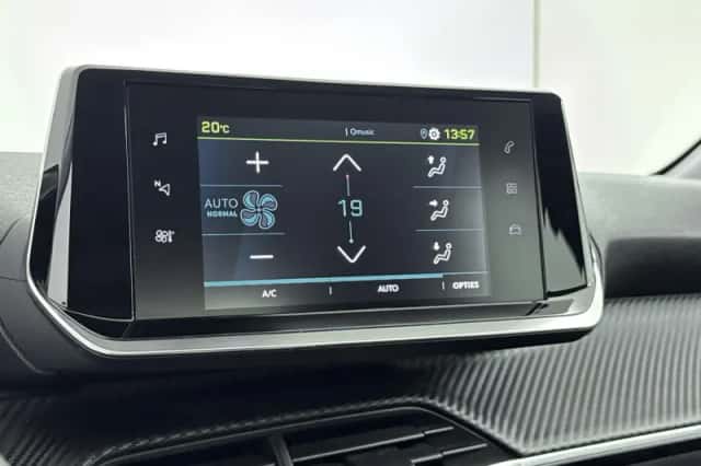 Peugeot e-208 (2022) thumbnail 23