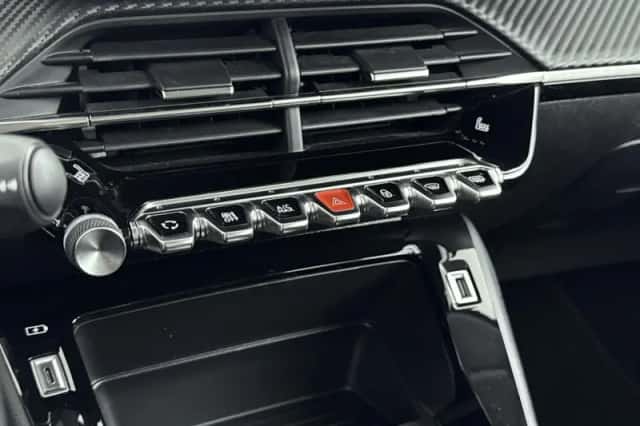 Peugeot e-208 (2022) thumbnail 24