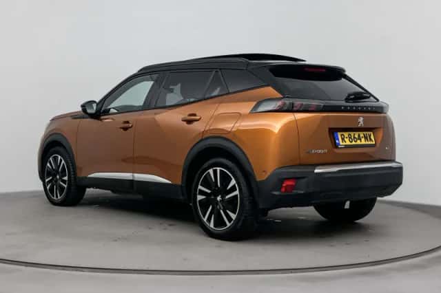 Peugeot e-2008 (2023) thumbnail 3