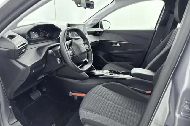 Peugeot e-208 (2022) thumbnail 5