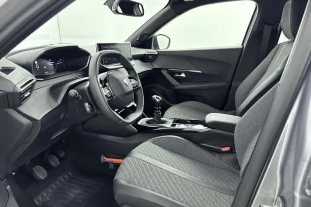Peugeot 2008 (2025) thumbnail 5