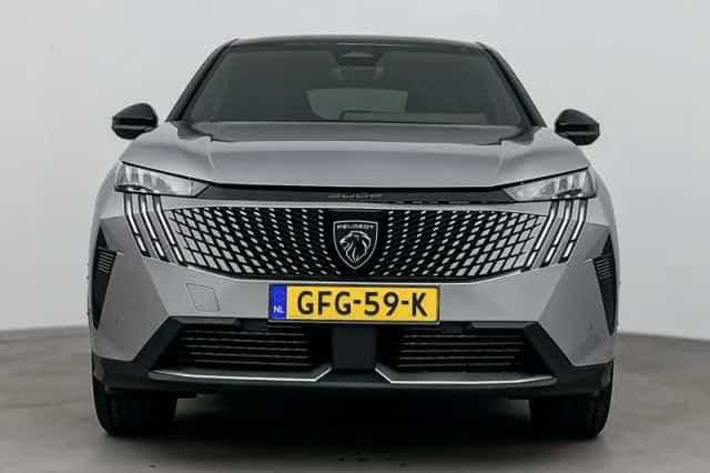 Peugeot 3008 (2024) thumbnail 3