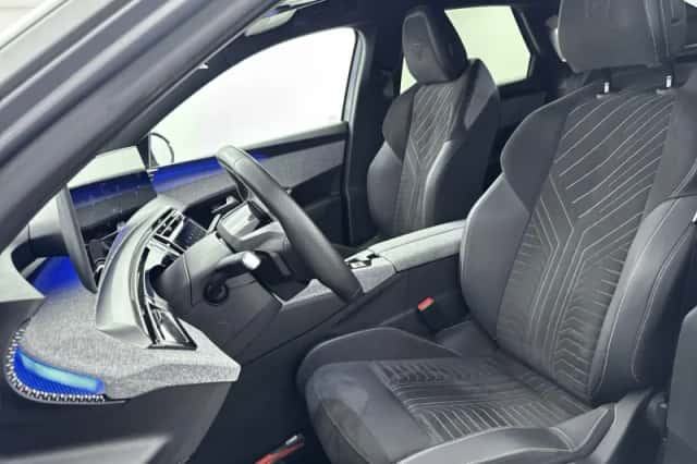 Peugeot 3008 (2024) thumbnail 5