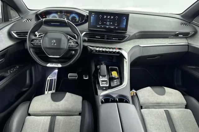 Peugeot 3008 (2021) thumbnail 5