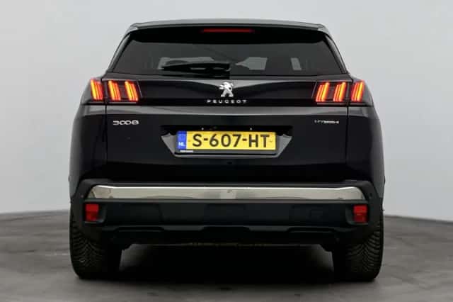 Peugeot 3008 (2022) thumbnail 3