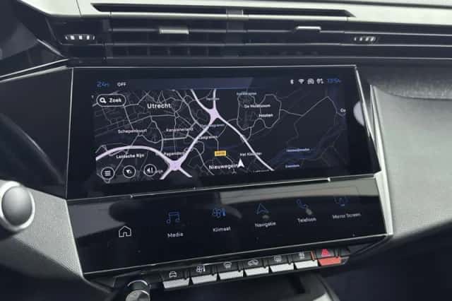 Peugeot 408 (2023) thumbnail 6