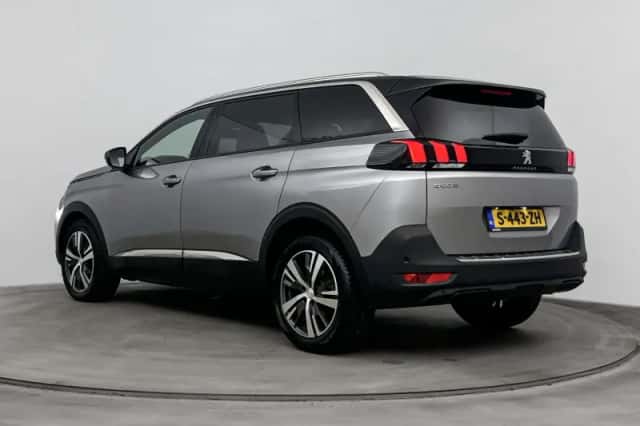 Peugeot 5008 (2023) thumbnail 3
