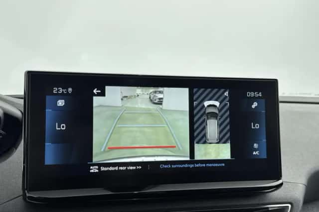 Peugeot 5008 (2023) thumbnail 6
