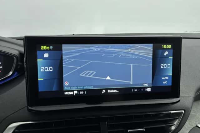 Peugeot 3008 (2023) thumbnail 5