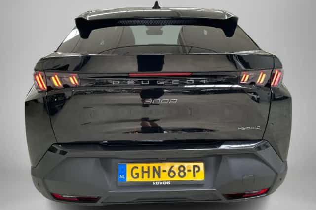 Peugeot 3008 (2024) thumbnail 3