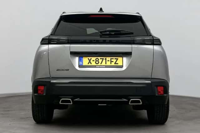 Peugeot 2008 (2023) thumbnail 4