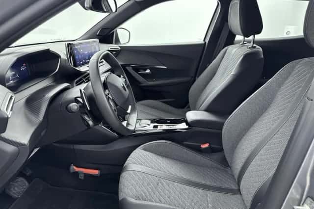 Peugeot 2008 (2023) thumbnail 6