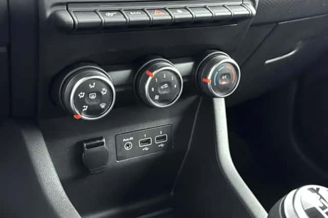Renault Clio (2020) thumbnail 6