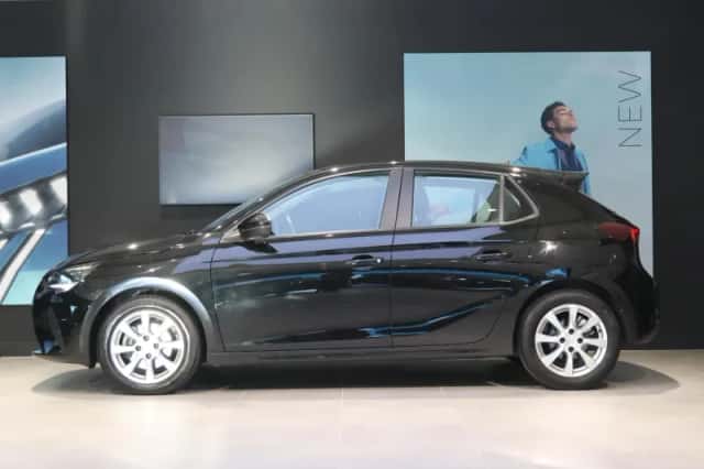 Opel Corsa (2022) thumbnail 2