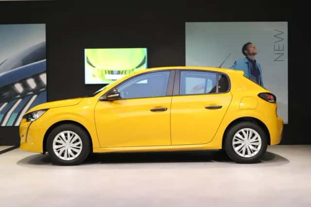 Peugeot 208 (2022) thumbnail 2