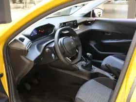 Peugeot 208 (2022) thumbnail 9
