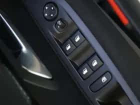 Peugeot e-208 (2023) thumbnail 22