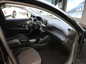 Peugeot e-208 (2023) thumbnail 9