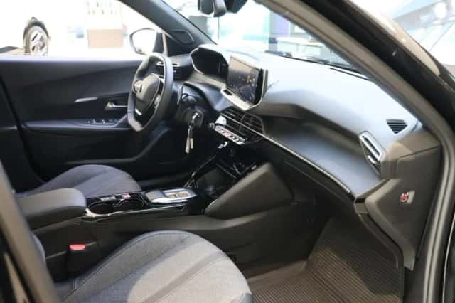 Peugeot 2008 (2025) thumbnail 5